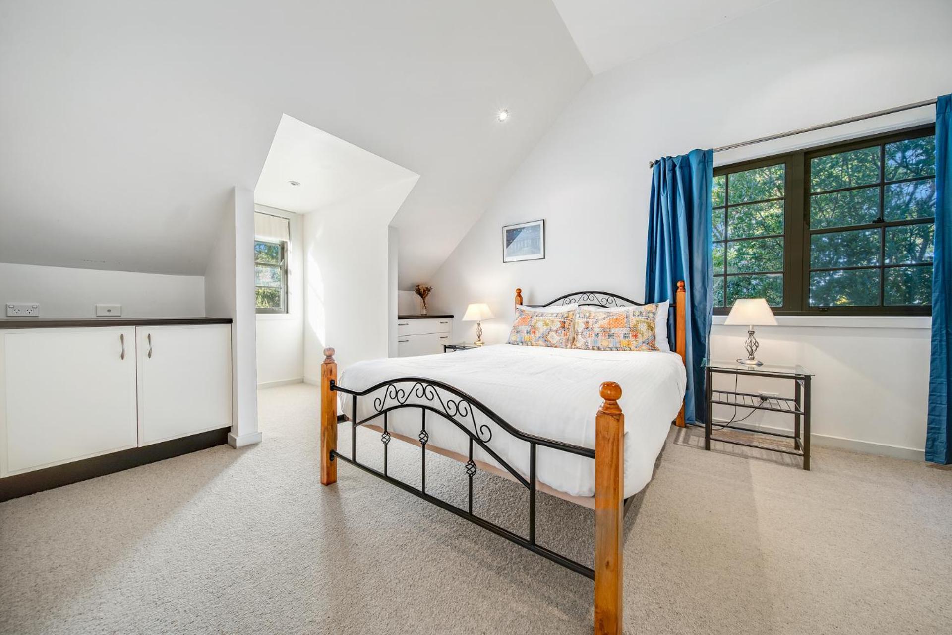 Whispering Pines Cottages Wentworth Falls Room photo