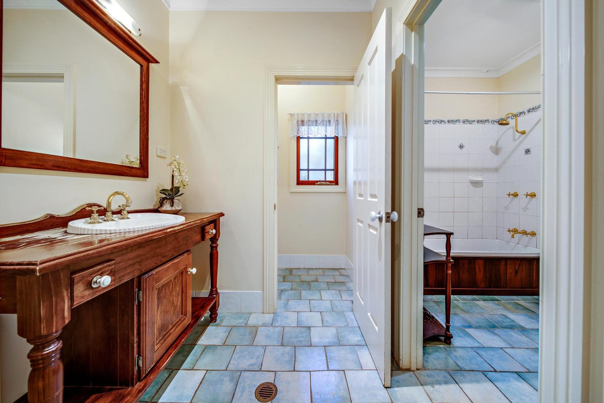 Whispering Pines Cottages Wentworth Falls Room photo